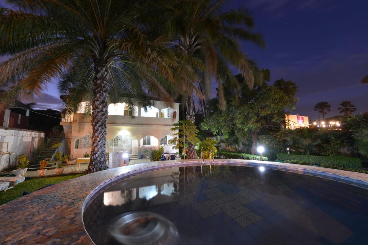 One World Village Guesthouse Bakau Bagian luar foto